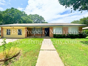 Building Photo - 509 Lake Shore Dr