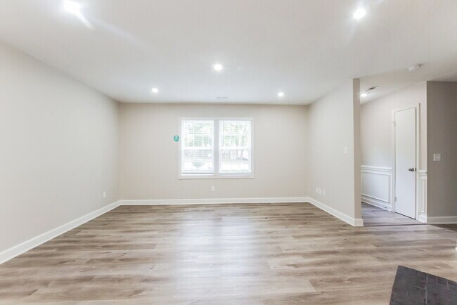 Foto del edificio - 8100 Coxwood Ct