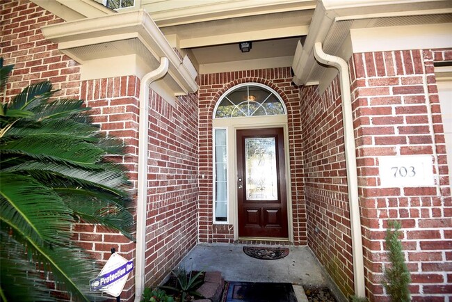 Foto del edificio - 703 Pine Crossing Ct