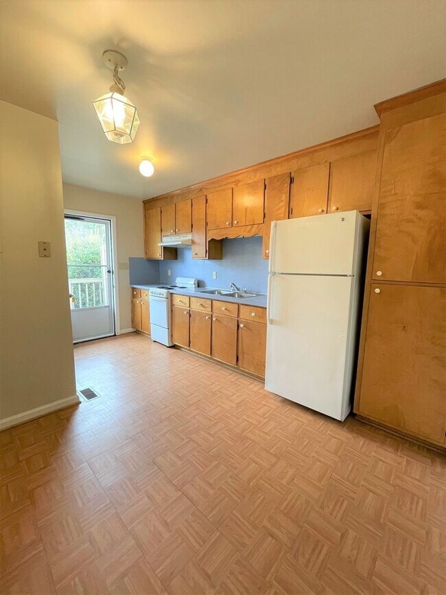 Foto del edificio - Location, Community, & Quality Living. It Starts Here in this 2 Bedroom Duplex!