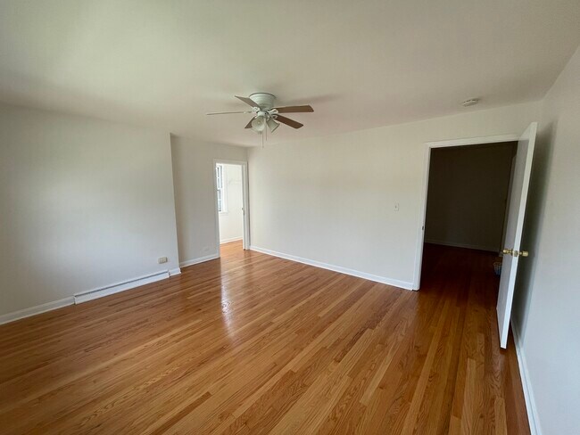 Building Photo - 4241 Oakton St