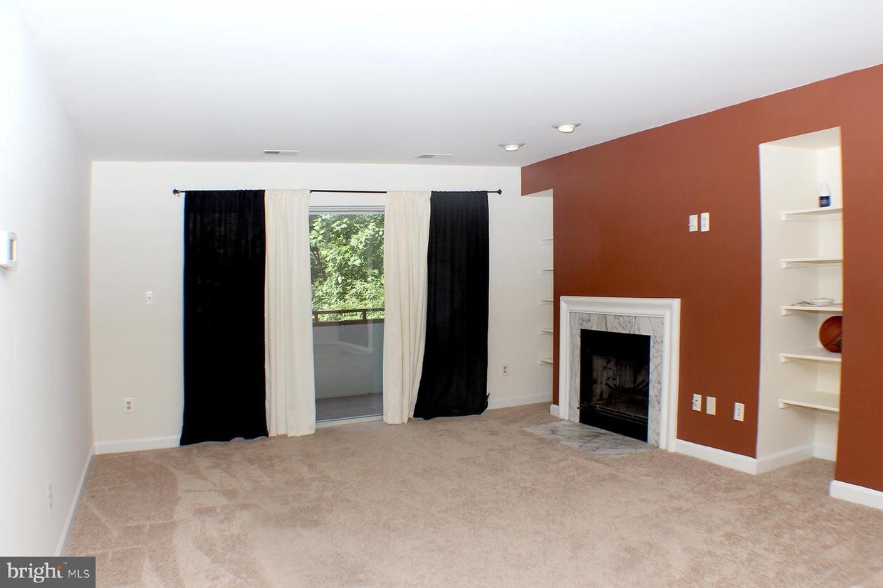 Primary Photo - 13605 Sir Thomas Way