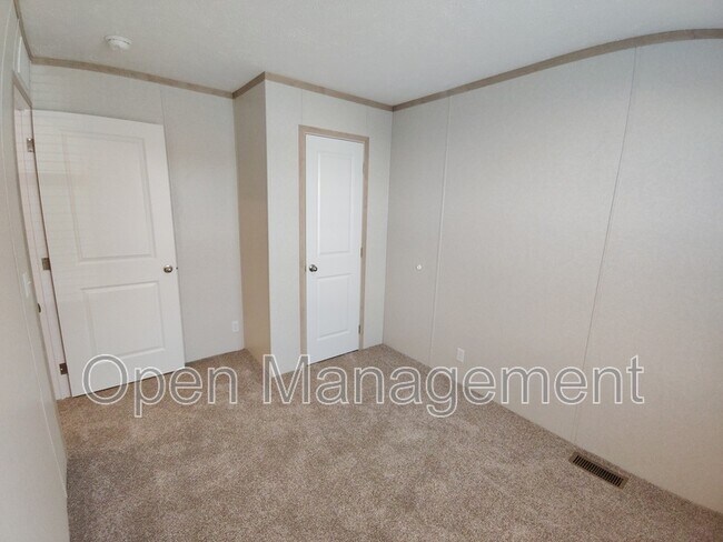 Foto del edificio - 24 Erin Ln