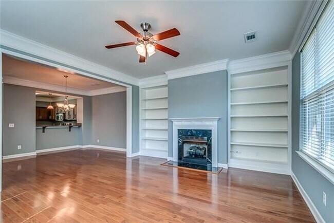 Building Photo - Beautiful Nashville Townhome