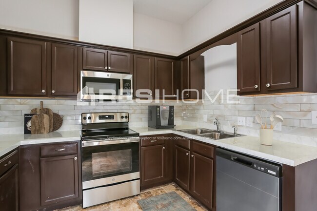 Foto del edificio - 237 S Holmes Street