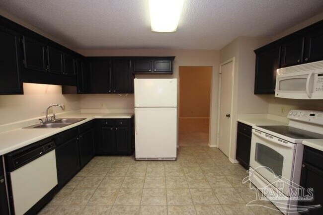 Foto del edificio - 1407 Sterling Point Dr