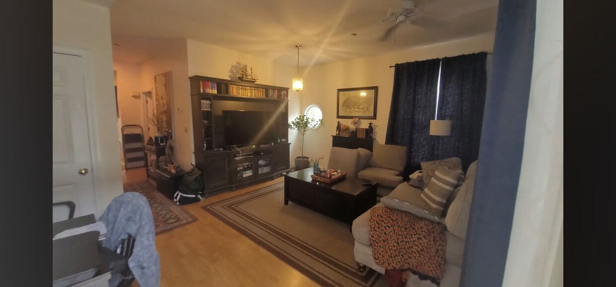 1-Bed w Central Air! Parking Spot Included, near Boston Landing Nightlife! Laundry on site - 1-Bed w Central Air!  Parking Spot Included, near Boston Landing Nightlife! Laundry on site