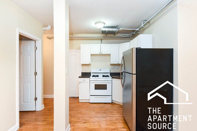 Foto del edificio - 4830 W Addison St