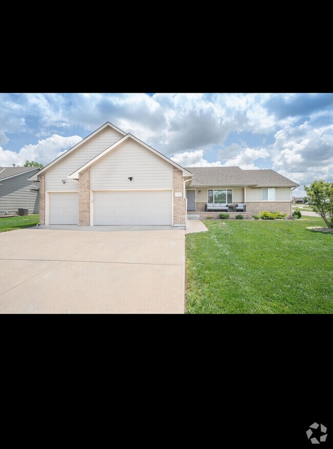 Southwind Apartments for Rent with a Yard Derby, KS 1 Rentals