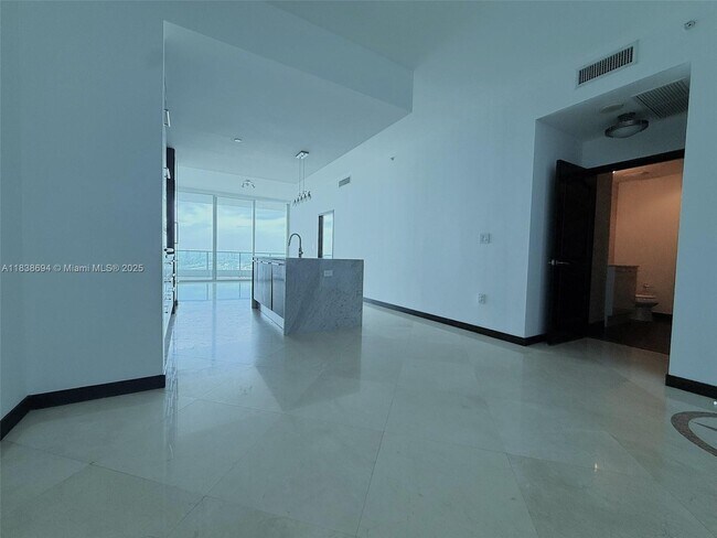 Foto del edificio - 900 Biscayne Blvd