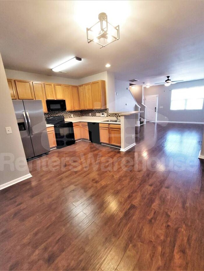 Foto del edificio - Cozy townhouse in convenient location!