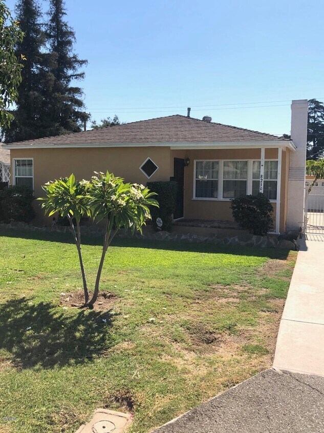 Primary Photo - 8230 Garibaldi Ave