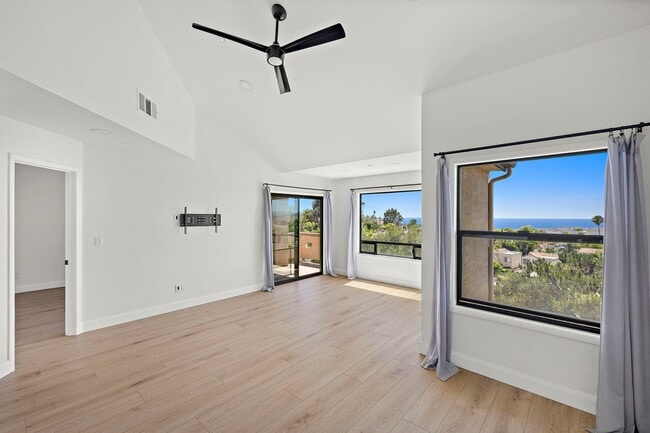 Building Photo - 1060 Calle Del Cerro