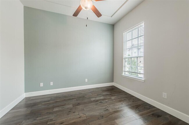 Building Photo - 1136 Moonstone St