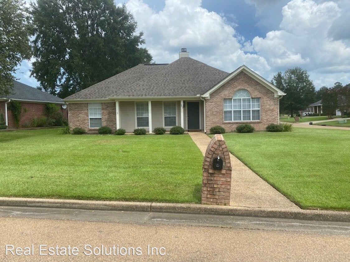 3 br, 2 bath House 382 Woodoak Dr House Rental in Pearl, MS