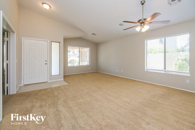 Building Photo - 98 E Clairidge Dr