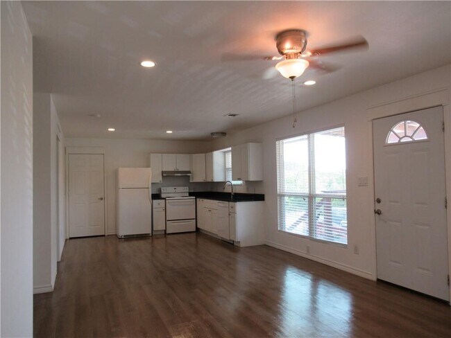 Foto del edificio - 10620 Deer Canyon Rd