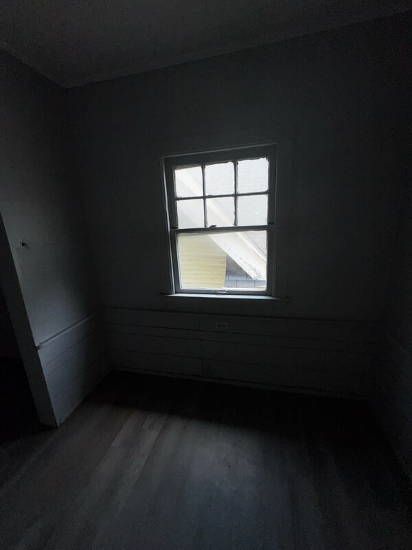 Foto del edificio - 1211 Starr Ave