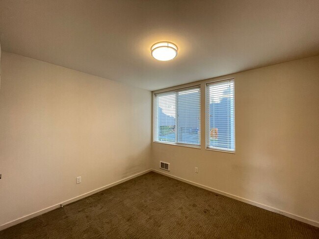 Building Photo - Enjoy this 2017 construction with 3B/2B