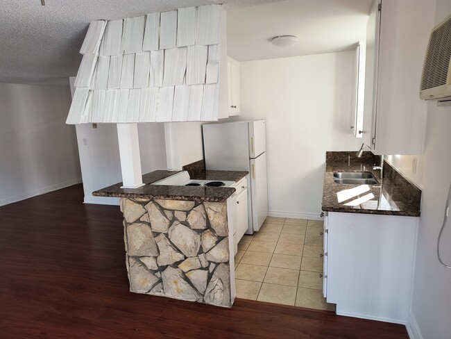 Building Photo - Hollywood Villa Apartments