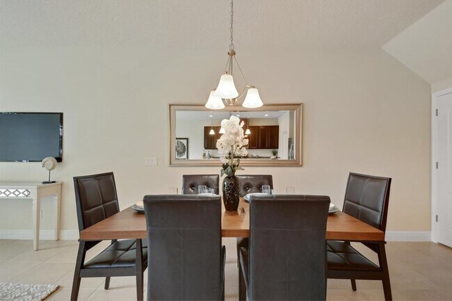 Building Photo - 3 bedroom, 2.5 bathrom townhome in Oviedo