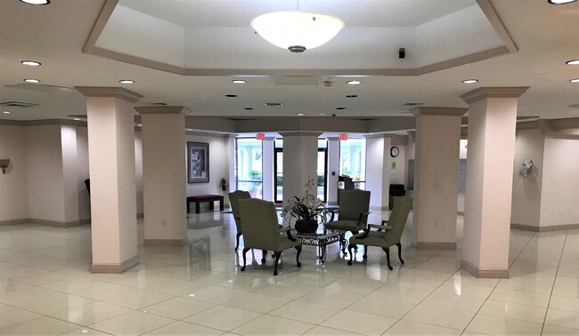 Building Photo - 1300 NE Miami Gardens Dr