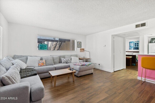 Foto del edificio - 1 Bedroom 1 Bath minutes away from ASU Cam...