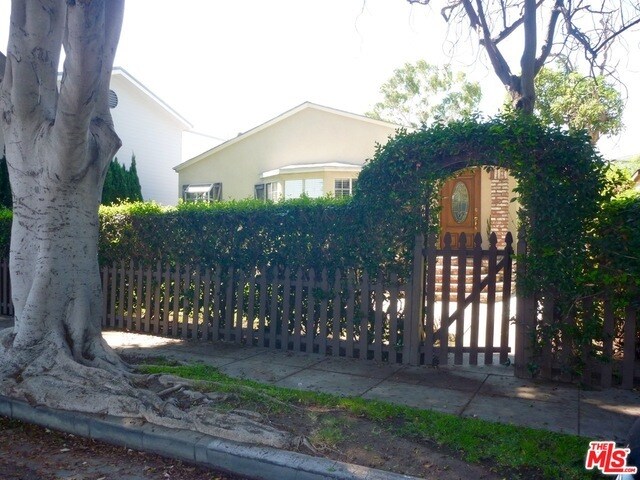 Primary Photo - 2811 Colorado Ave