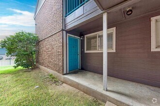 Building Photo - 1840 Burton Dr