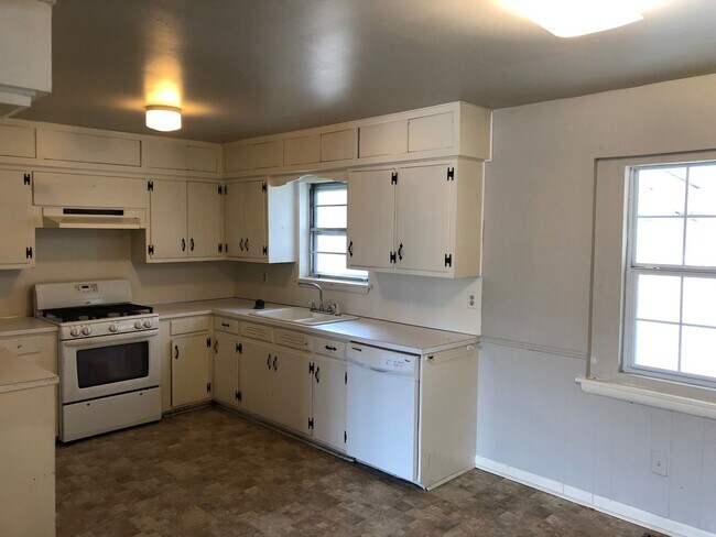 Foto del edificio - 3 bedroom 2 bath HOME in Farmington / FARM SCHOOL DIST