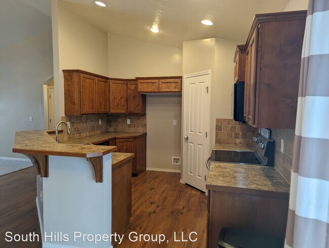 Building Photo - 3 br, 2 bath House - 742 Gregory Way