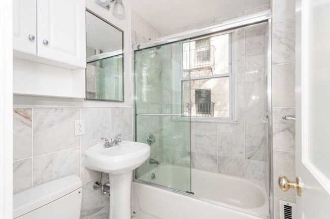 Building Photo - 21 Worthington St