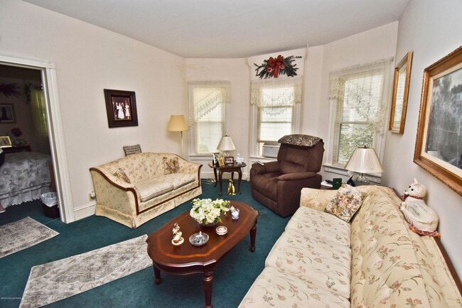 Living Room - 724 Bryant St