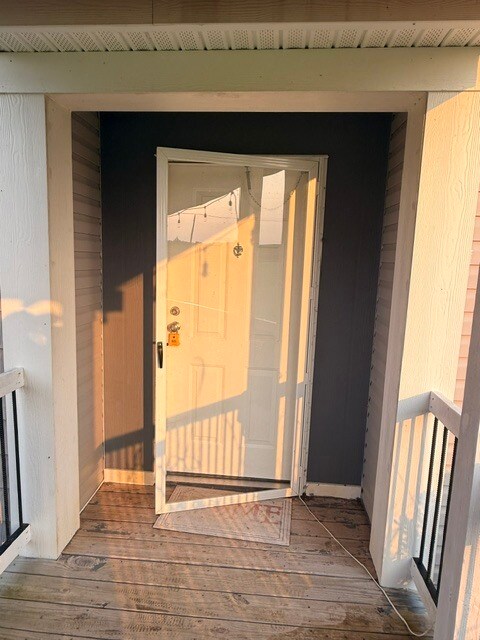 Foto del edificio - 726 Cash Dollar Cove Rd