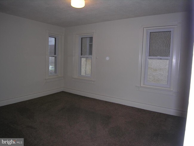 Building Photo - 19 2nd Ave