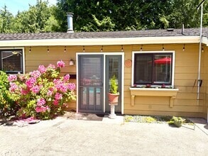 Building Photo - 20427 86th Pl W