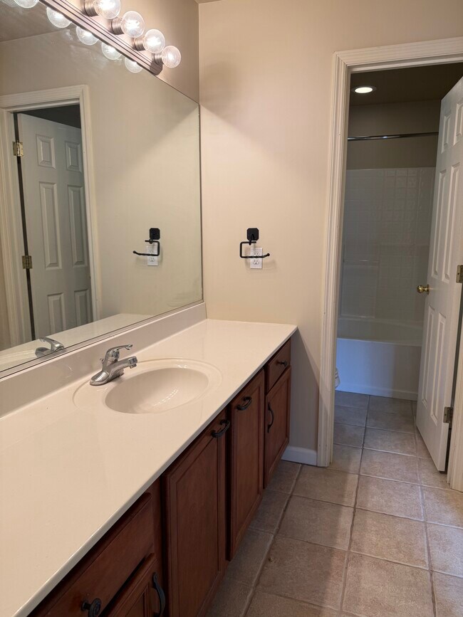 Baño principal - 10724 Prince Albert Way