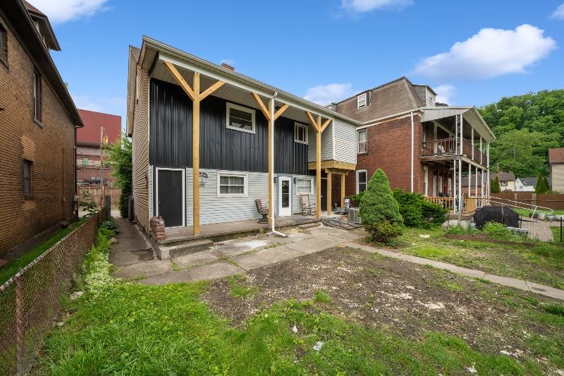 Building Photo - 75 Sycamore St