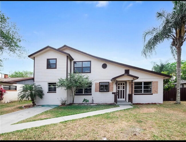 Building Photo - 5420 Lido St