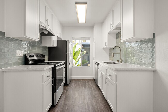 Building Photo - Palms Apartments