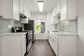 Building Photo - Palms Apartments