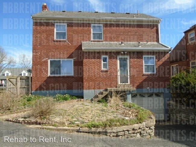 Building Photo - 3 br, 1.5 bath House - 5587 Surrey Avenue,
