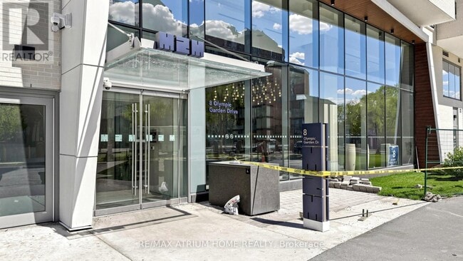 Building Photo - 8 Olympic Gdn Dr