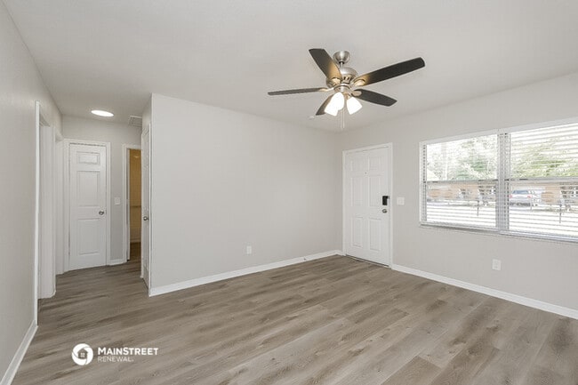 Building Photo - 6810 N 48th St