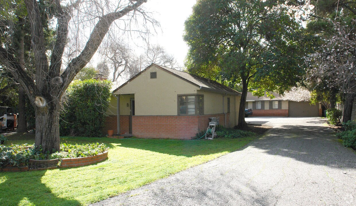 Foto principal - 2335 Rock Street