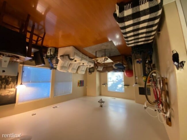 Building Photo - 1 br, 1 bath Townhome - 2025 9th St A Unit A