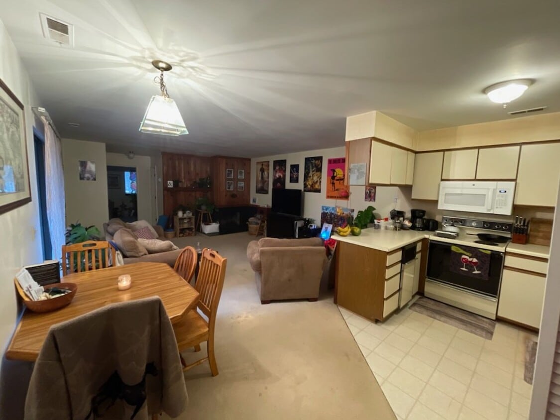 2BR Finley Forest Condo – Minutes to Chapel Hill & UNC - 2BR Finley Forest Condo – Minutes to Chapel Hill & UNC