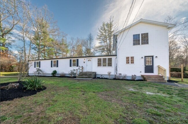 Building Photo - 696 Hixville Rd