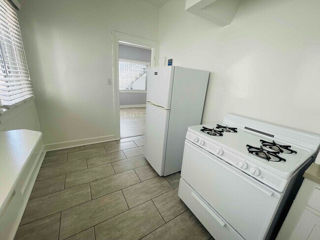 Foto del edificio - 240 S Reeves Dr