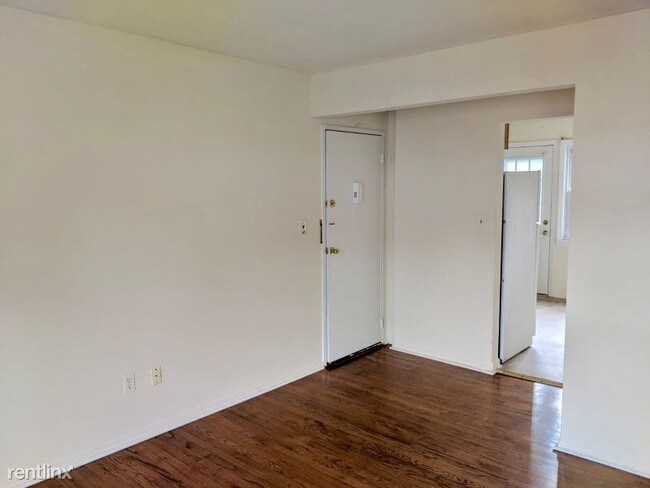 Building Photo - 2 br, 1 bath Condo - 6 Stanford Dr 3B Unit 3B